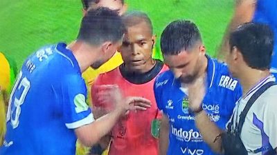 VAR Jadi Saksi Kartu Merah dan Emosi Thom Haye