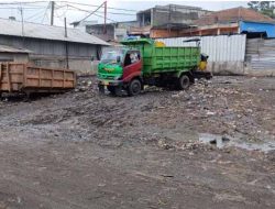 DLH Turunkan Alat Berat, Cikurubuk “Lenglang” dari Tumpukan Sampah